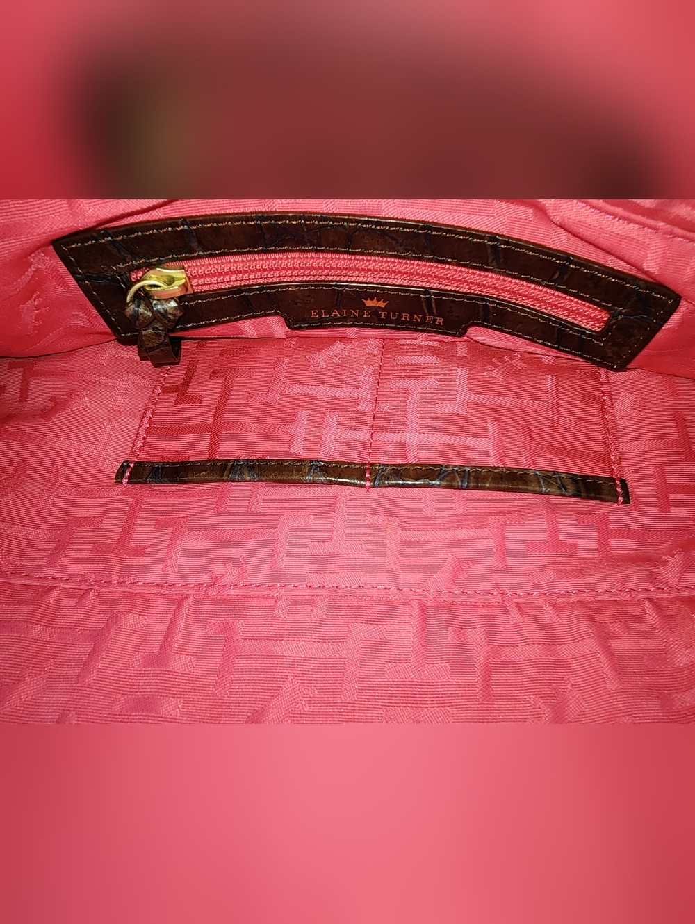 Elaine Turner Crocodile Leather Purse, Brown/Bronze w Gold Hardware & Logo Çharm - Picture 9 of 12